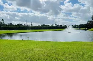 9820 S Hollybrook Lake Dr, Pembroke Pines, FL 33025 - Photo 8