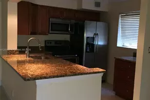 407 Gardens Dr, Pompano Beach, FL 33069 - Photo 2
