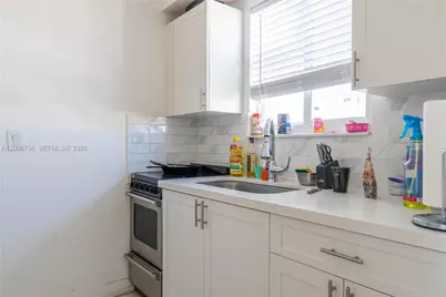 611 74th St, Miami Beach, FL 33141 - Photo 34