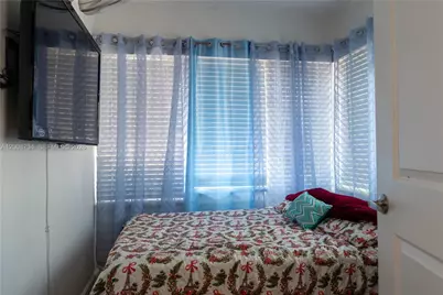 611 74th St, Miami Beach, FL 33141 - Photo 42