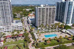 2625 Collins Ave, Miami Beach, FL 33140 - Photo 2