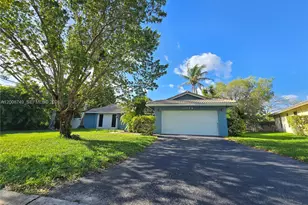 11578 NW 39th Pl, Coral Springs, FL 33065 - Photo 2