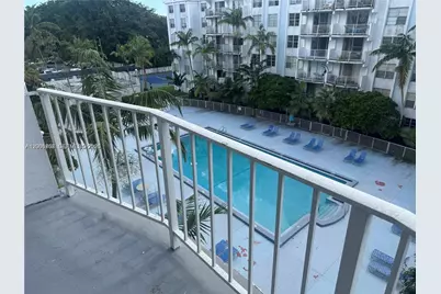 488 NW 165th St Rd #B-610, Miami, FL 33169 - Photo 4
