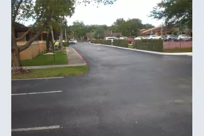 962 NW 79th Ter, Plantation, FL 33324 - Photo 18