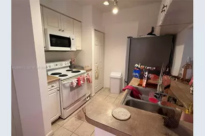17145 N Bay Rd #4102, Sunny Isles Beach, FL 33160 - Photo 4