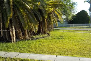 10020 Dominican Dr, Cutler Bay, FL 33189 - Photo 36