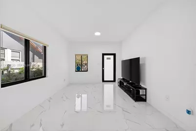 1864 NW 84th St, Miami, FL 33147 - Photo 10