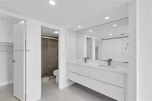 100 Bayview Dr, Sunny Isles Beach, FL 33160 - Photo 12