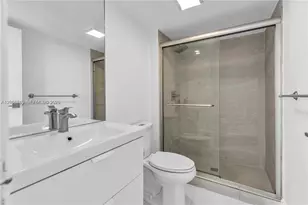 100 Bayview Dr, Sunny Isles Beach, FL 33160 - Photo 18