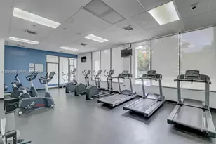 100 Bayview Dr, Sunny Isles Beach, FL 33160 - Photo 24