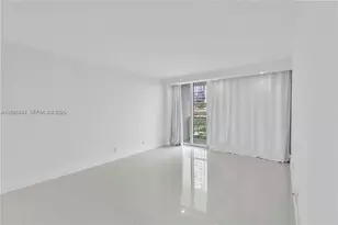 100 Bayview Dr, Sunny Isles Beach, FL 33160 - Photo 10