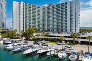 100 Bayview Dr, Sunny Isles Beach, FL 33160 - Photo 36