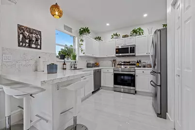22110 SW 93rd Pl, Cutler Bay, FL 33190 - Photo 4