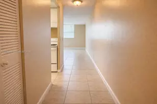 470 Executive Center Dr, West Palm Beach, FL 33401 - Photo 2