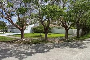 11121 SW 110th Rd, Miami, FL 33176 - Photo 4