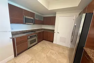 3330 NE 190th St, Aventura, FL 33180 - Photo 8