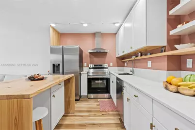 2130 Cambridge F #2130, Deerfield Beach, FL 33442 - Photo 2