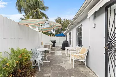 410 East Dr #2, North Miami Beach, FL 33162 - Photo 4