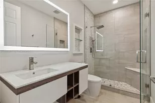 1371 Victoria Isle Dr, Weston, FL 33327 - Photo 22