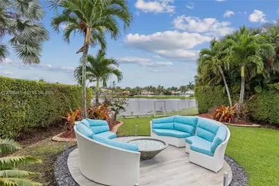1371 Victoria Isle Dr, Weston, FL 33327 - Photo 6