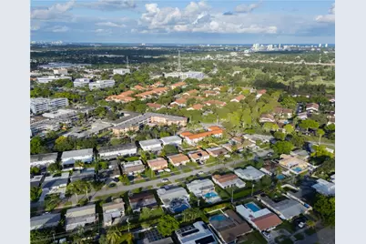 609 S Crescent Dr, Hollywood, FL 33021 - Photo 30