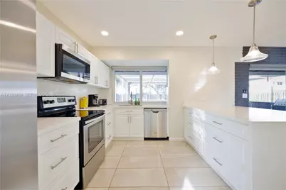 609 S Crescent Dr, Hollywood, FL 33021 - Photo 10