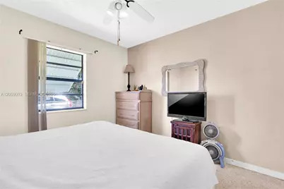 1570 NE 15th St, Homestead, FL 33033 - Photo 16