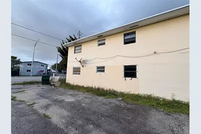 1198 NW 61st St, Miami, FL 33127 - Photo 4