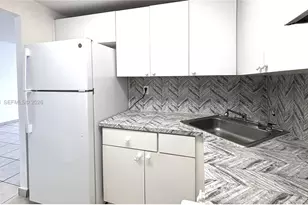 666 W 81st St, Hialeah, FL 33014 - Photo 20