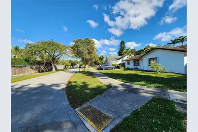 9825 SW 132nd Ct, Miami, FL 33186 - Photo 2