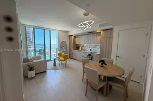 77 SE 5th St, Miami, FL 33131 - Photo 50