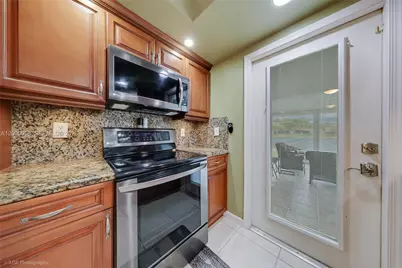 2395 SE 7th Pl, Homestead, FL 33033 - Photo 12