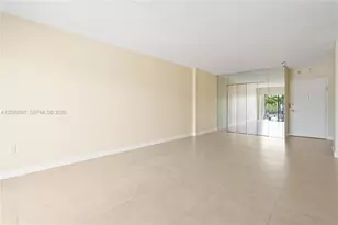 400 Kings Point Dr, Sunny Isles Beach, FL 33160 - Photo 4