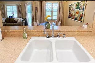 12800 SW 7th Ct, Pembroke Pines, FL 33027 - Photo 4