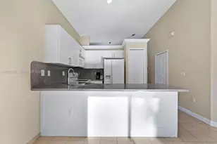 704 SE 14th Pl, Homestead, FL 33033 - Photo 10