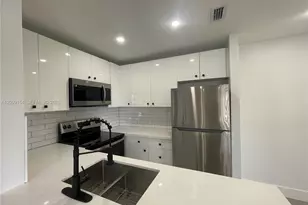 10016 Winding Lake Rd, Sunrise, FL 33351 - Photo 8