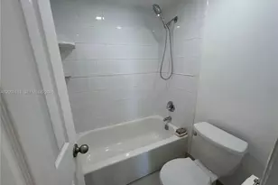 20301 W Country Club Dr, Aventura, FL 33180 - Photo 36