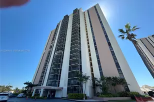 20301 W Country Club Dr, Aventura, FL 33180 - Photo 4