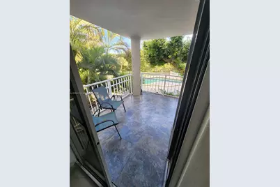 1000 Quayside Ter #408, Miami, FL 33138 - Photo 16