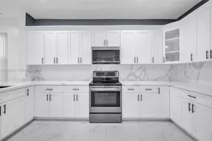 5040 W Willow Pond Rd W, West Palm Beach, FL 33417 - Photo 10