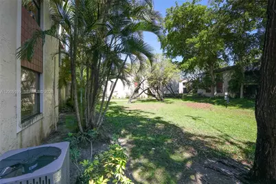 20160 NE 3rd Ct #3, Miami, FL 33179 - Photo 24
