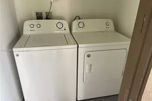 819 NE 199th St, Miami, FL 33179 - Photo 24