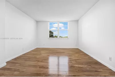 250 Jacaranda Dr #508, Plantation, FL 33324 - Photo 26