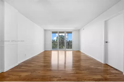250 Jacaranda Dr #508, Plantation, FL 33324 - Photo 12