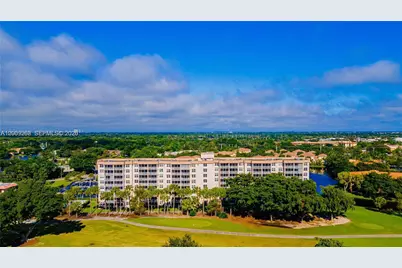 250 Jacaranda Dr #508, Plantation, FL 33324 - Photo 2