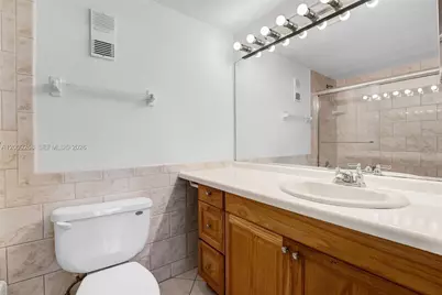 250 Jacaranda Dr #508, Plantation, FL 33324 - Photo 18