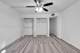 8513 Old Country Manor, Davie, FL 33328 - Photo 10