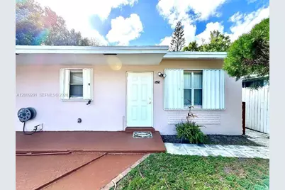 525 NW 15th Ter, Fort Lauderdale, FL 33311 - Photo 4