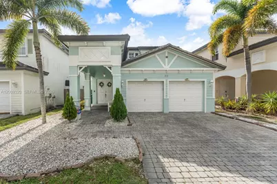 216 NE 36th Ter, Homestead, FL 33033 - Photo 2