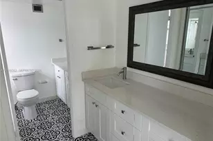6039 Collins Ave, Miami Beach, FL 33140 - Photo 16